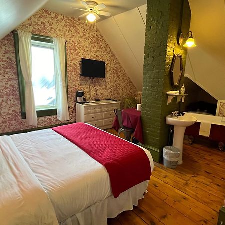 La Belle Victorienne Otel Magog Dış mekan fotoğraf