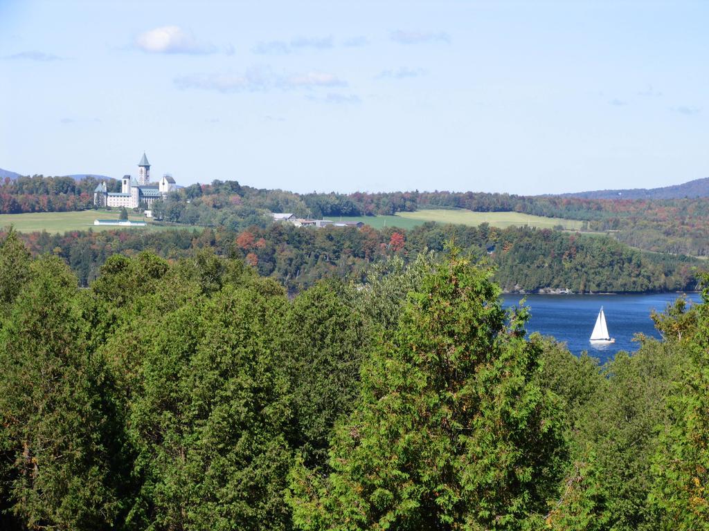 La Belle Victorienne Otel Magog Dış mekan fotoğraf