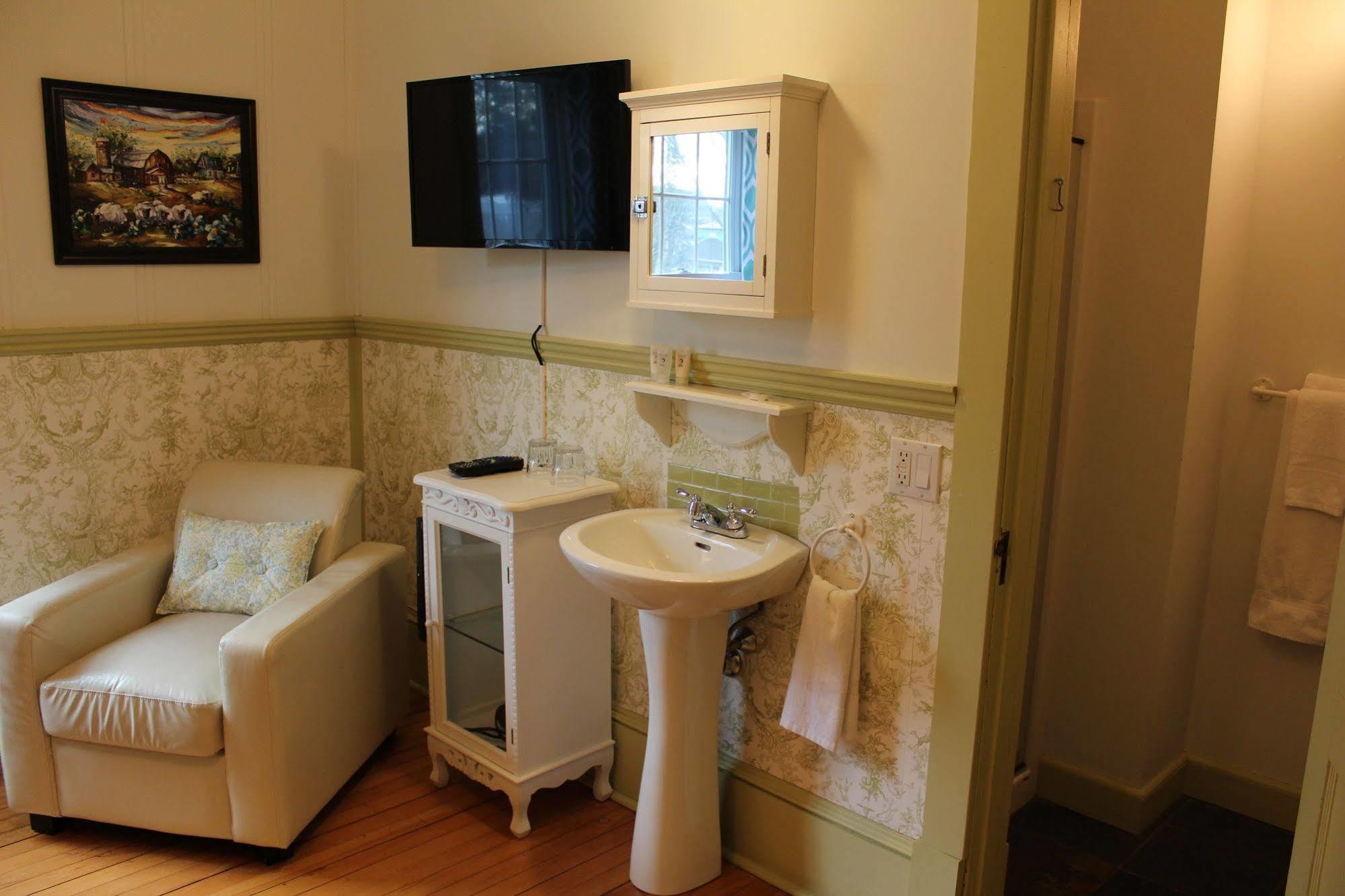 La Belle Victorienne Otel Magog Dış mekan fotoğraf