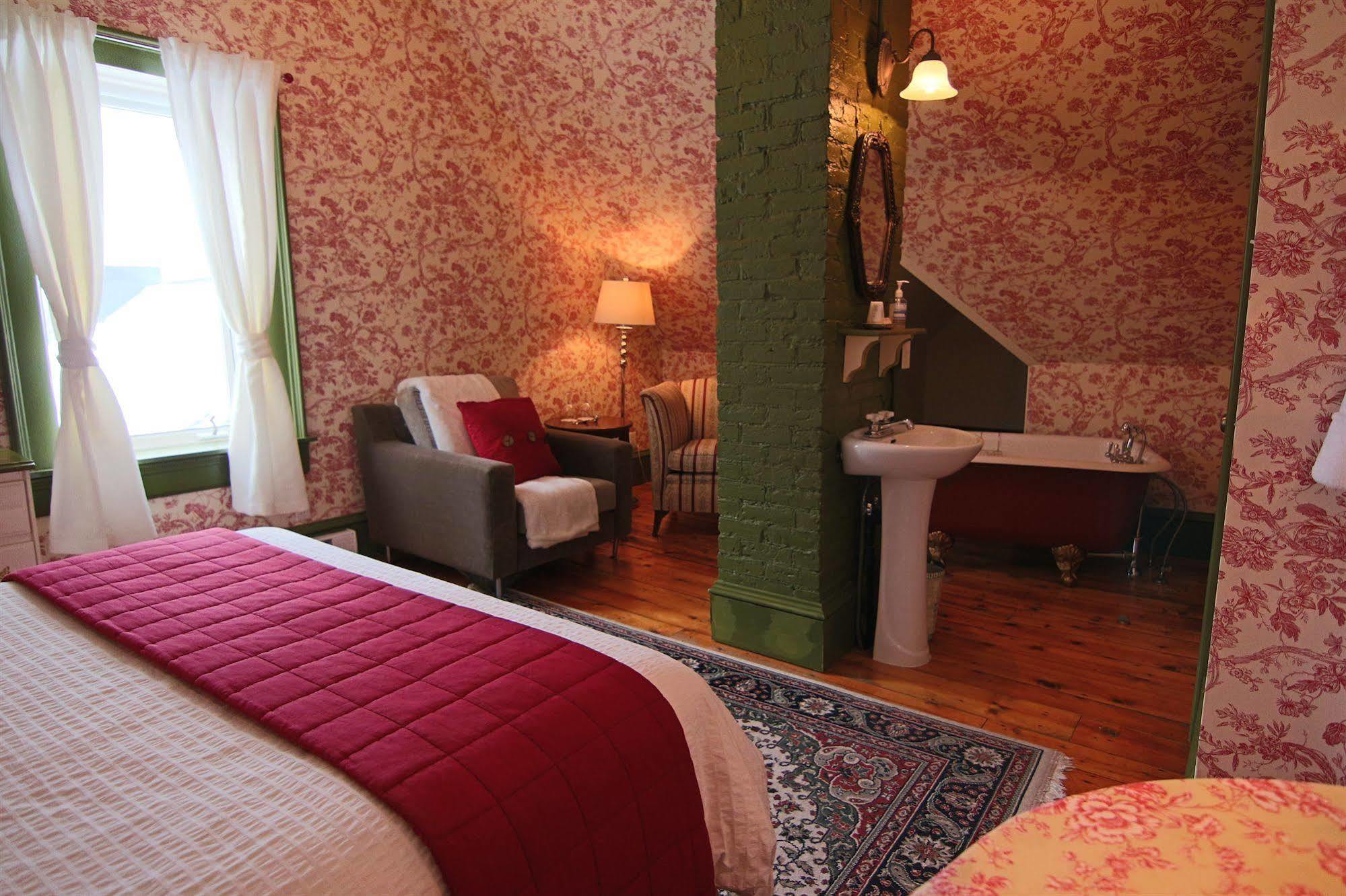 La Belle Victorienne Otel Magog Dış mekan fotoğraf