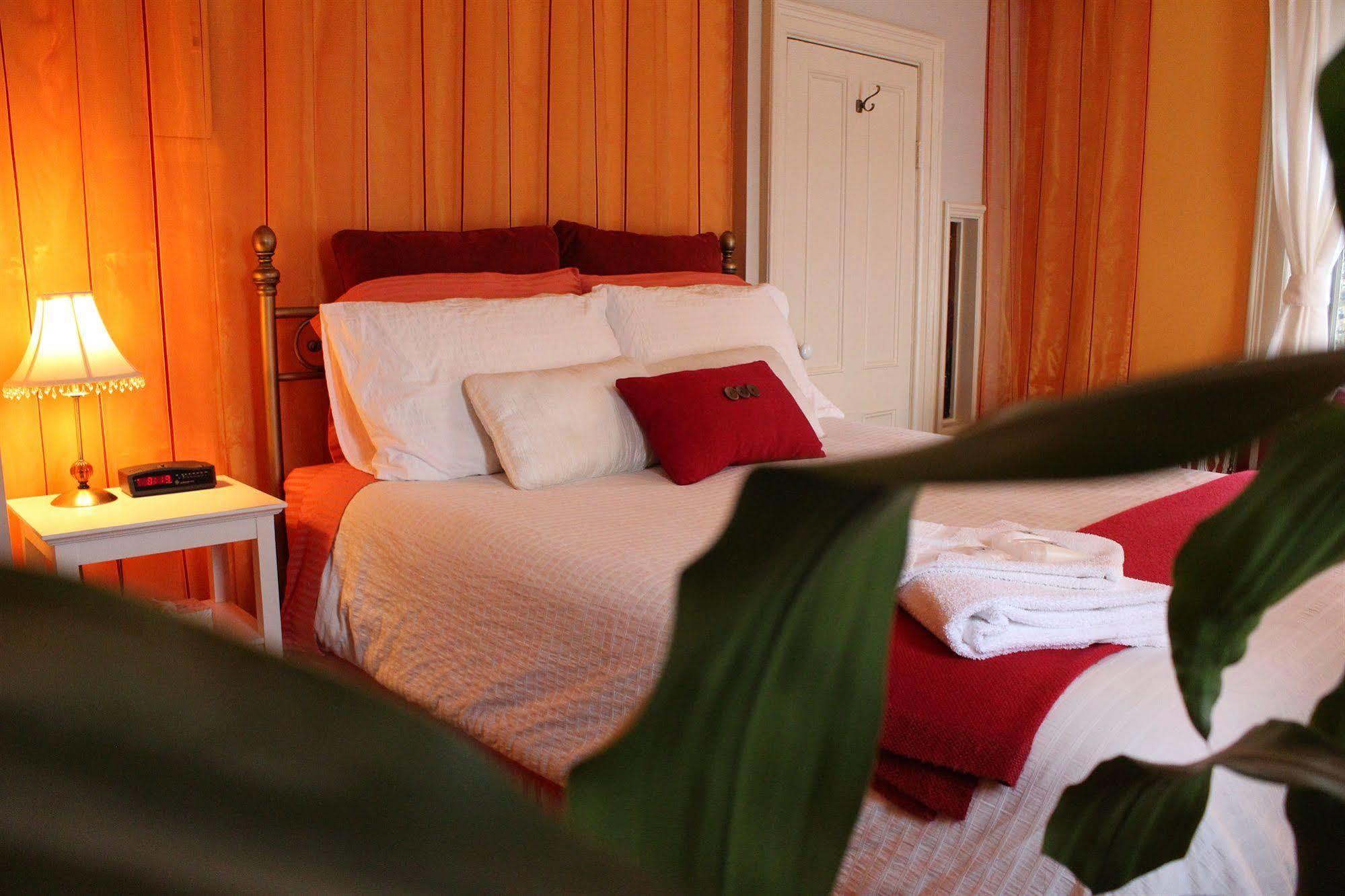 La Belle Victorienne Otel Magog Dış mekan fotoğraf