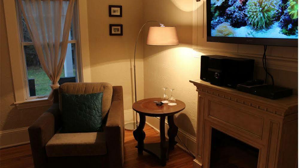 La Belle Victorienne Otel Magog Dış mekan fotoğraf