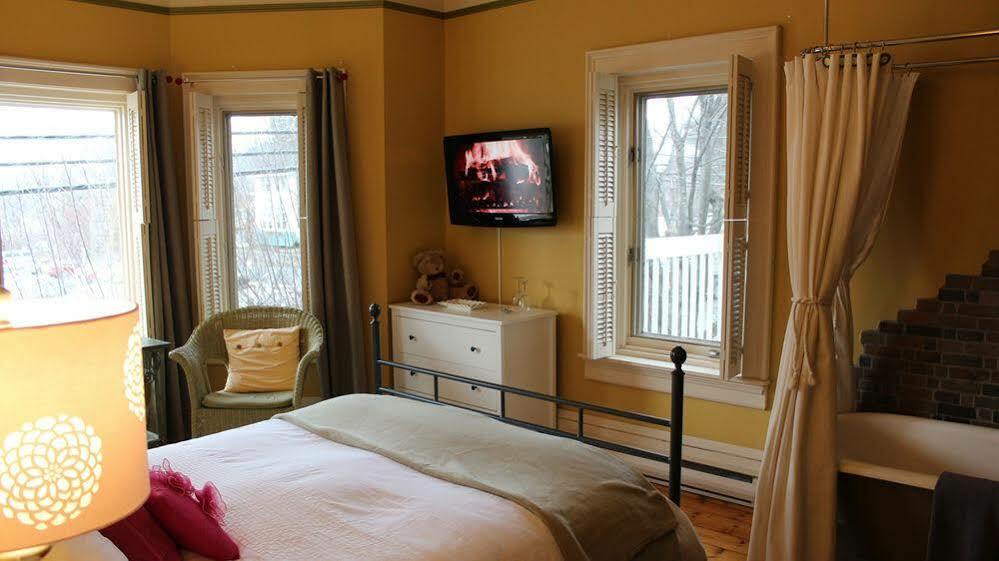 La Belle Victorienne Otel Magog Dış mekan fotoğraf